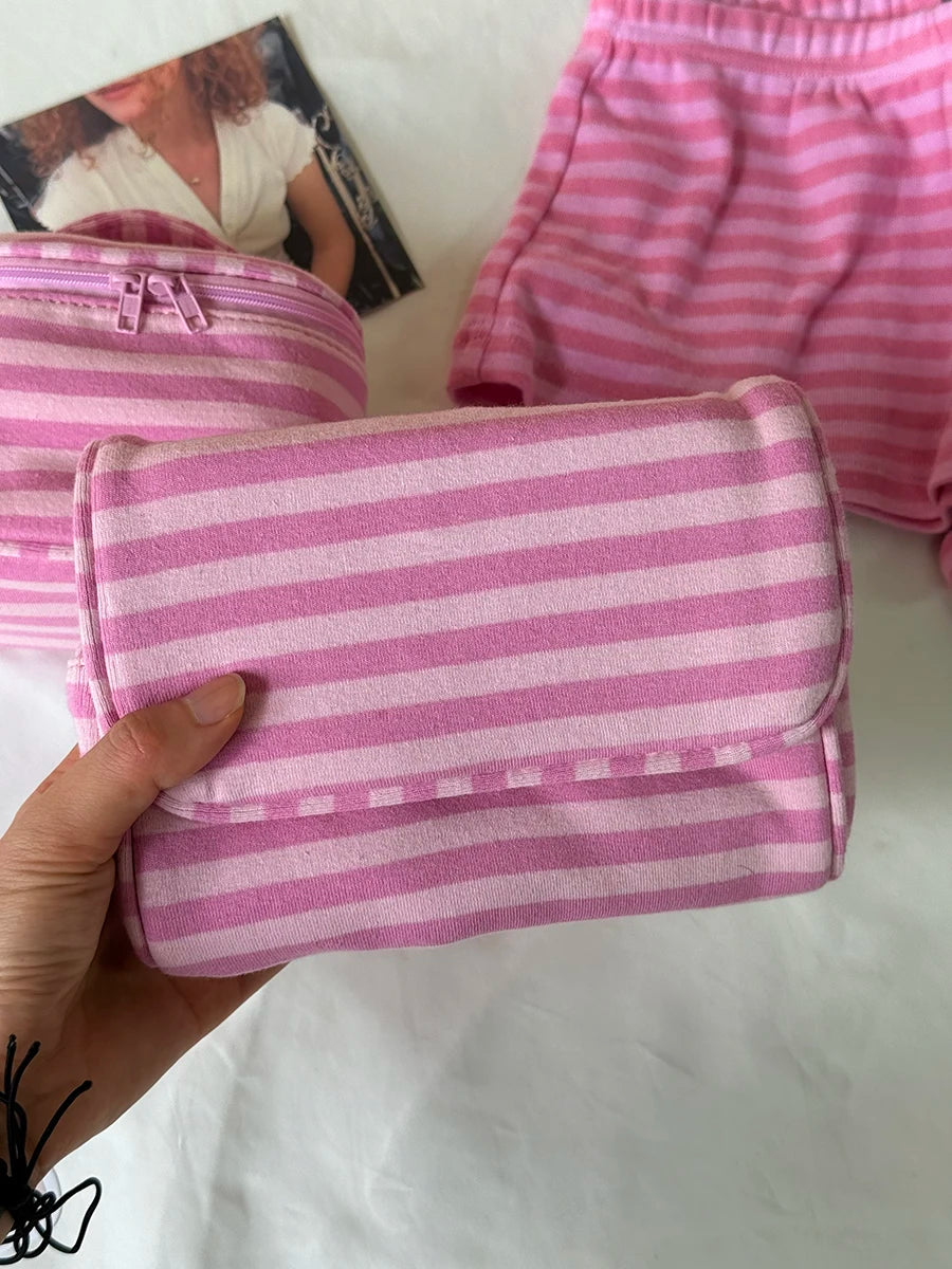 Nécessaire Premium Pink Stripe com Espelho – Bolsa Organizadora Flip-Top para Maquiagem e Viagem