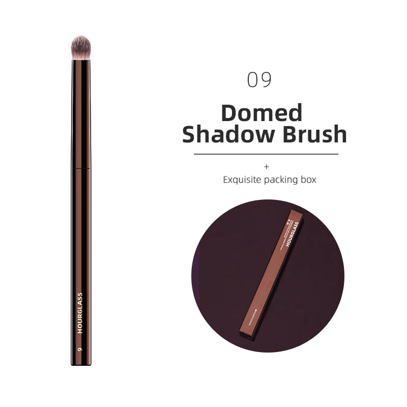Pincel de Maquiagem Profissional Luxe Hourglass – Acabamento Premium para Pele e Olhos