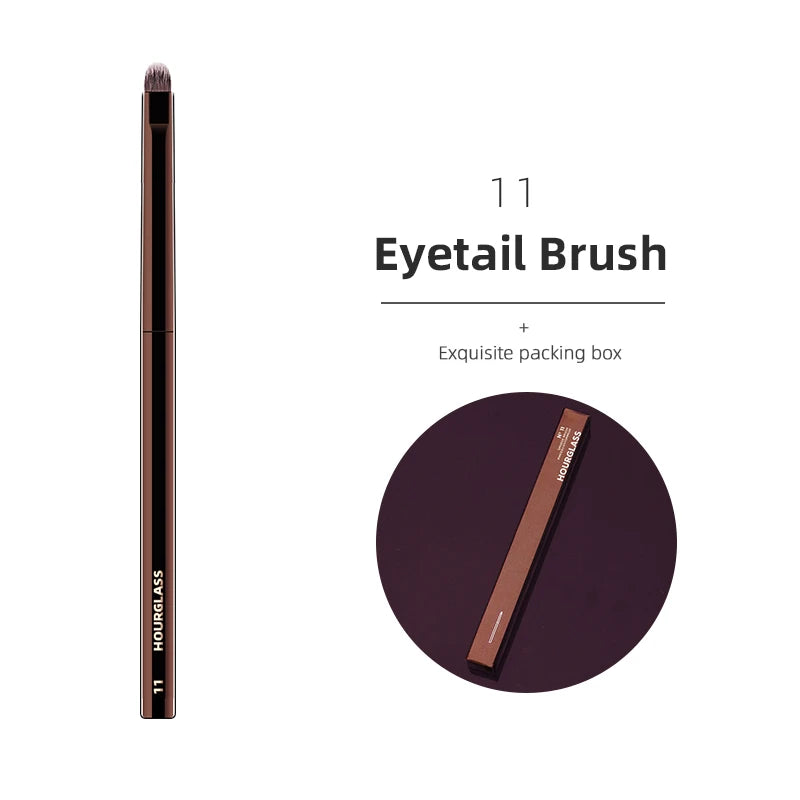 Pincel de Maquiagem Profissional Luxe Hourglass – Acabamento Premium para Pele e Olhos