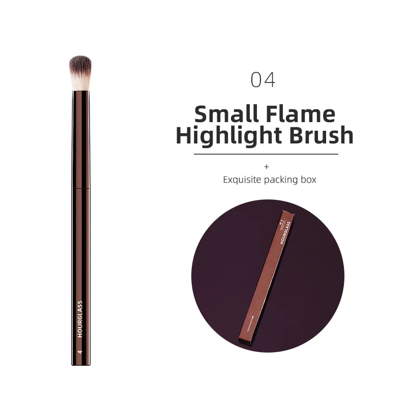 Pincel de Maquiagem Profissional Luxe Hourglass – Acabamento Premium para Pele e Olhos